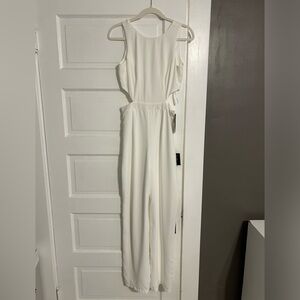 White jumpsuit. Lulu’s size S. Brand new, never worn!